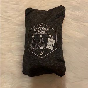Packable Asics light weight jacket